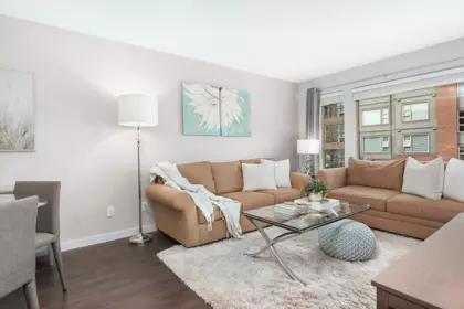 301 1673 Lloyd Avenue, North Vancouver, BC, North Vancouver — Apartment/Condo for sale