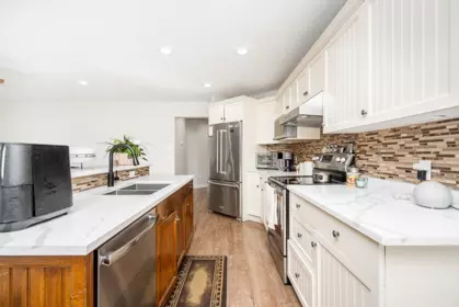Breakfast Nook Photo of 3659 Greendale Court, Abbotsford, BC