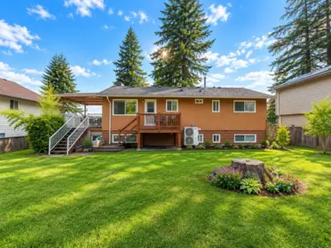 Entry Foyer Photo of 443 Mundy Street, Coquitlam, BC