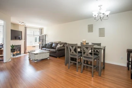 213 12739 72 Avenue, Surrey, BC, Surrey — Apartment/Condo for sale