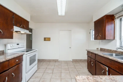 Kitchen Island Photo of 343 Pembina Street, New Westminster, BC