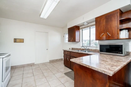 Kitchen Photo of 343 Pembina Street, New Westminster, BC