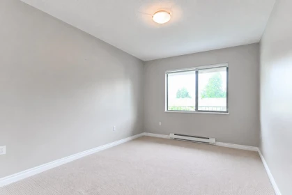 Bedroom 4 Photo of 207 33233 Bourquin Crescent, Abbotsford, BC
