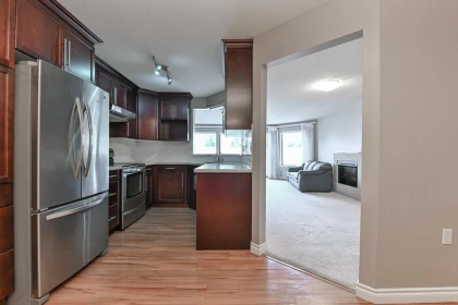207 33233 Bourquin Crescent, Abbotsford, BC, Abbotsford — Apartment/Condo for sale