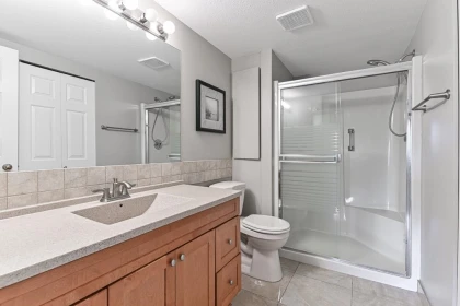 Primary Bedroom Photo of 207 33233 Bourquin Crescent, Abbotsford, BC