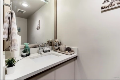 Kitchen Island Photo of 204 3188 Camosun Street, Vancouver, BC