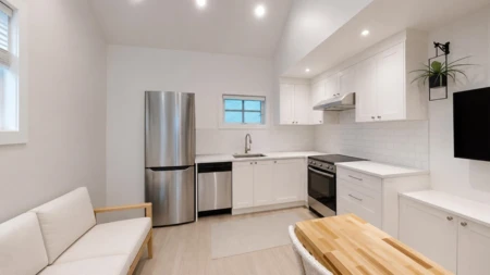 Hot Tub / Spa Photo of 3363 W 15th Avenue, Vancouver, BC