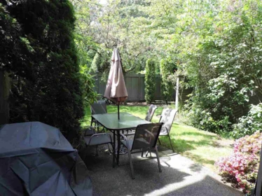 1147 Montroyal Boulevard, North Vancouver, BC, North Vancouver — Townhouse for sale