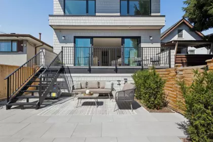 3 2124 E 8 Avenue, Vancouver, BC, Vancouver — Half Duplex for sale