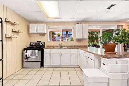 Entry Foyer Photo of 9146 118 Street, Delta, BC