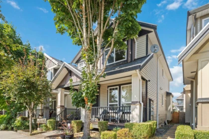 19391 72 Avenue, Surrey, BC, Surrey — Single Family Residence for sale