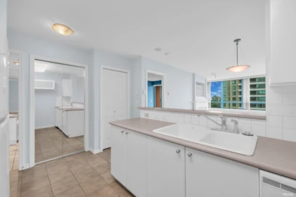 Primary Bathroom Photo of 802 6611 Southoaks Crescent, Burnaby, BC