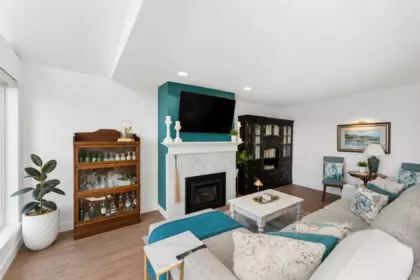 202 15165 Marine Drive, White Rock, BC, White Rock — Apartment/Condo for sale