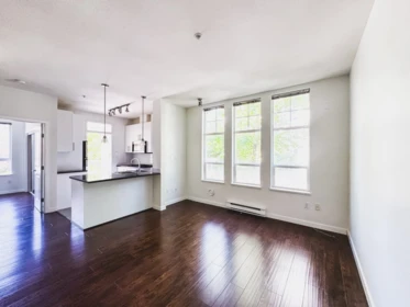 210 3651 Foster Avenue, Vancouver, BC, Vancouver — Apartment/Condo for sale