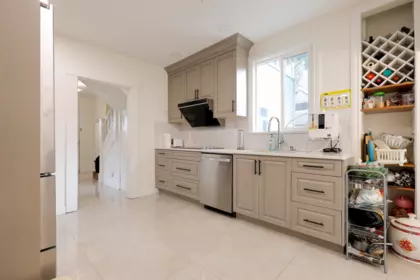 Kitchen Island Photo of 3874 W 13th Avenue, Vancouver, BC