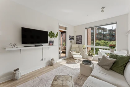 Family Room Photo of 312 733 W 3rd Street, North Vancouver, BC