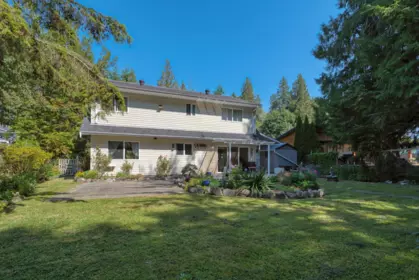 Breakfast Nook Photo of 4550 Merrill Road, Madeira Park, BC