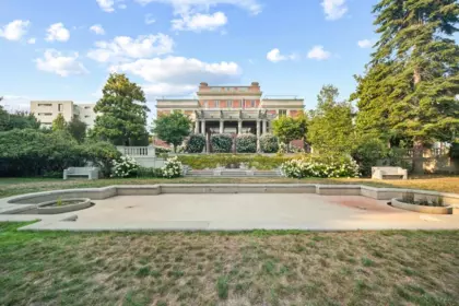 Garden / Landscaping Photo of 702 7228 Adera Street, Vancouver, BC