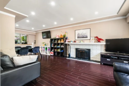 Family Room Photo of 14940 Kew Drive, Surrey, BC
