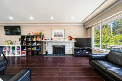 Living Room Photo of 14940 Kew Drive, Surrey, BC
