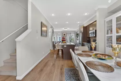 Entry Foyer Photo of 14 1111 Ewen Avenue, New Westminster, BC