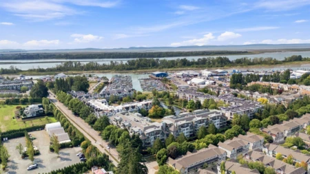 206 5800 Andrews Road, Richmond, BC, Richmond — Apartment/Condo for sale