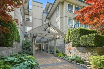 206 5800 Andrews Road, Richmond, BC, Richmond — Apartment/Condo for sale
