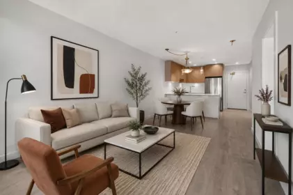 210 108 E 8th Street, North Vancouver, BC, North Vancouver — Apartment/Condo for sale