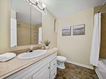 Entry Foyer Photo of 1789 Lilac Drive, White Rock, BC