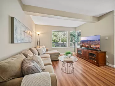 Living Room Photo of 1789 Lilac Drive, White Rock, BC