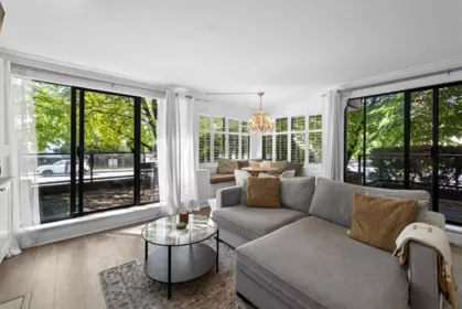 Living Room Photo of 101 1702 Chesterfield Avenue, North Vancouver, BC