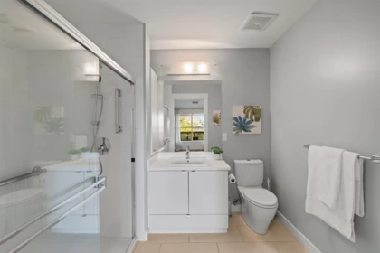 Walk-In Closet Photo of 307 1468 St. Andrews Avenue, North Vancouver, BC