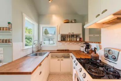 4981 Geer Road, Sechelt, BC, Sechelt — Single Family Residence for sale