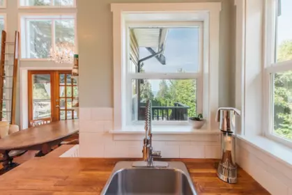 Kitchen Island Photo of 4981 Geer Road, Sechelt, BC