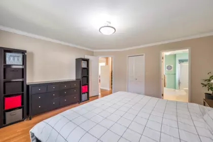 Hallway Photo of 21556 86a Crescent, Langley, BC