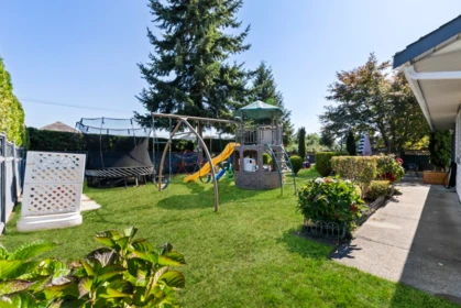 Swimming Pool Photo of 9511 160 Street, Surrey, BC