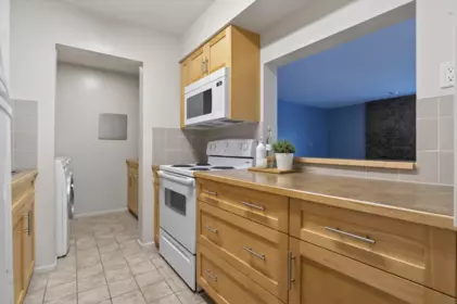 203 1410 Blackwood Street, White Rock, BC, White rock — Apartment/Condo for sale