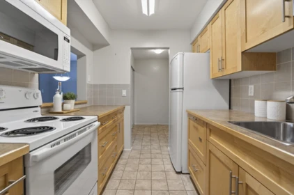 Kitchen Photo of 203 1410 Blackwood Street, White Rock, BC