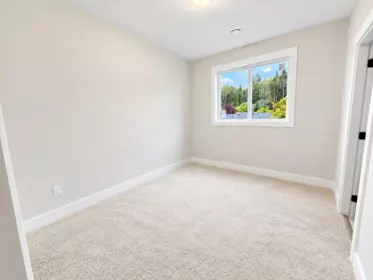 Breakfast Nook Photo of 4 6095 Rosewood Place, Sechelt, BC