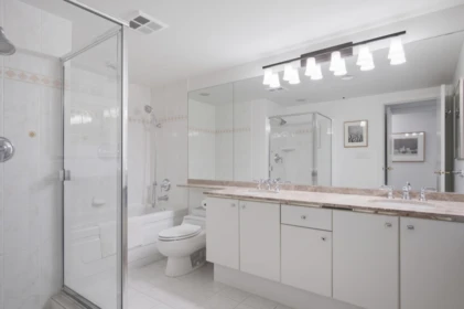 Powder Room Photo of 706 1500 Hornby Street, Vancouver, BC