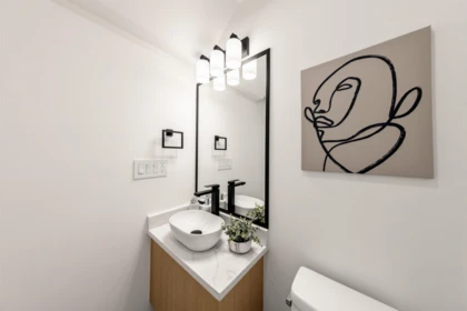 Powder Room Photo of 1 3268 E 18 Avenue, Vancouver, BC