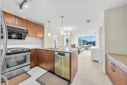 2206 9868 Cameron Street, Burnaby, BC, Burnaby — Apartment/Condo for sale