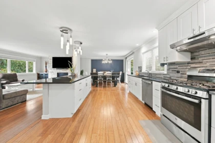 Breakfast Nook Photo of 21768 117 Avenue, Maple Ridge, BC