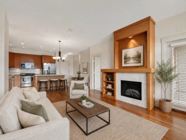 305 4365 Hastings Street, Burnaby, BC, Burnaby — Apartment/Condo for sale