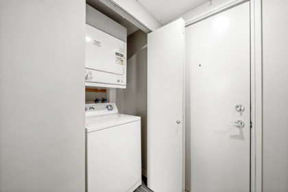 Laundry Room Photo of 1805 1068 Hornby Street, Vancouver, BC