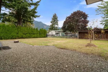 561 Thacker Avenue, Hope, BC, Hope — Single Family Residence for sale