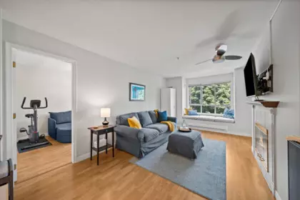 302 6745 Station Hill Court, Burnaby, BC, Burnaby — Apartment/Condo for sale
