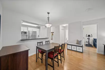 302 6745 Station Hill Court, Burnaby, BC, Burnaby — Apartment/Condo for sale