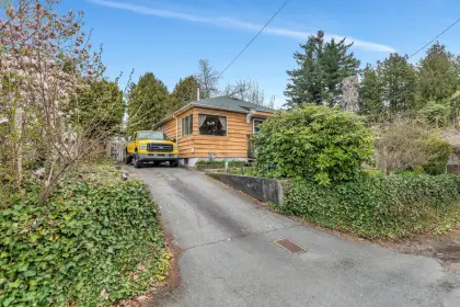 33475 2 Avenue, Mission, BC, Mission — Single Family Residence for sale