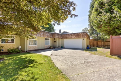 21950 Wicklow Way, Maple Ridge, BC, Maple ridge — Single Family Residence for sale